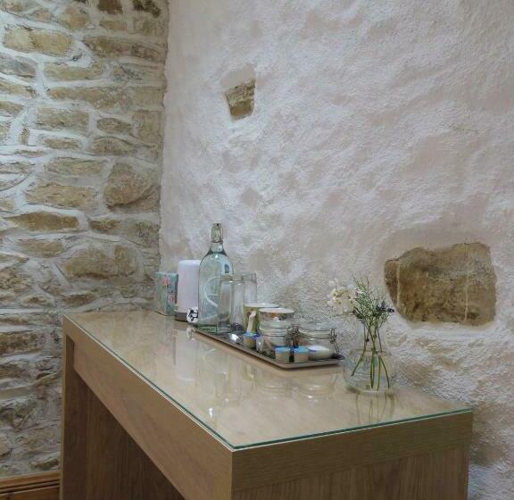 ペンション The Coachhouse @ Kingsfort House