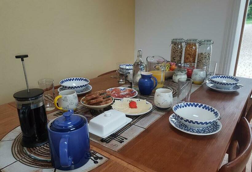 פנסיון The Coachhouse @ Kingsfort House