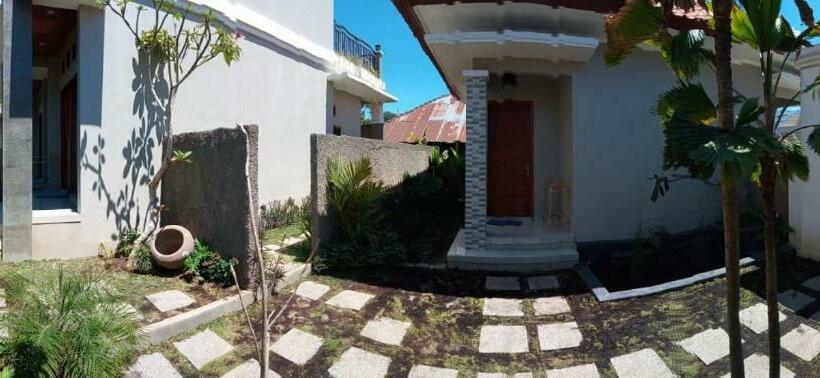 פנסיון The Villa S Kubu Sandan