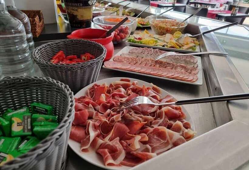 Brit Hotel La Bonne Etape