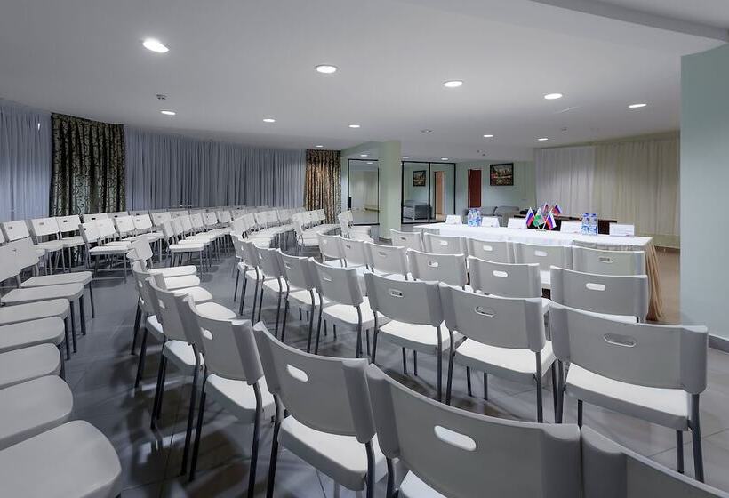 Business Hotel Avrora
