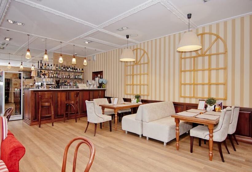 Business Hotel Avrora