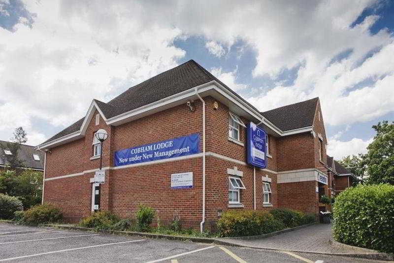 فندق Cobham Lodge