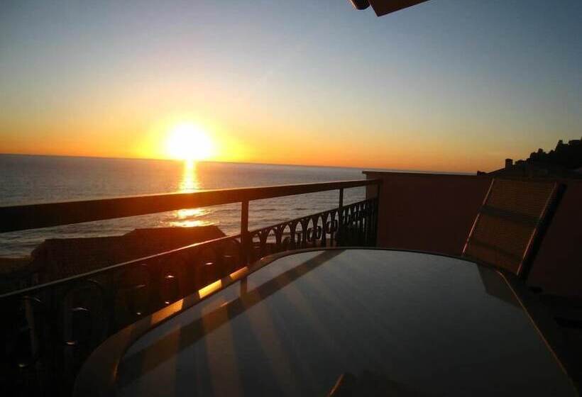 Glyfada Beach Menigos Resort