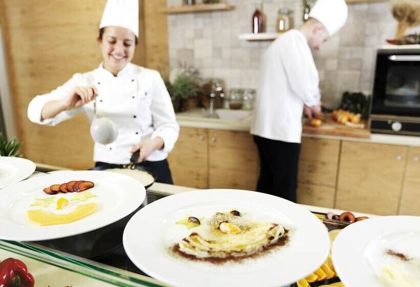 Wellness Hotel Apollo – Lifeclass Hotels & Spa, Portorož