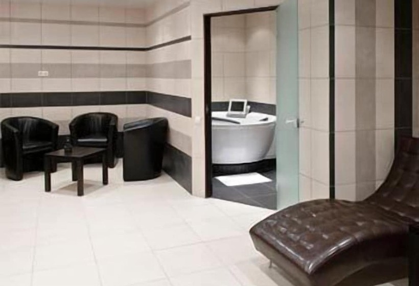 בית מלון כפרי Art