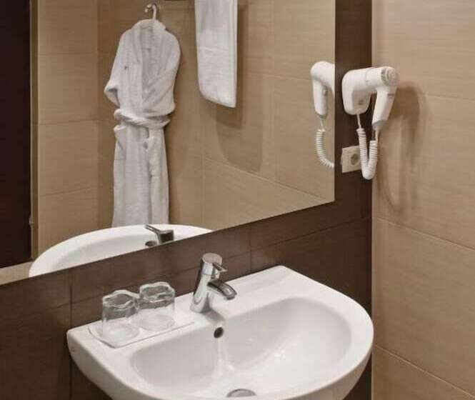 בית מלון כפרי Art