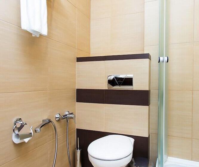 בית מלון כפרי Art