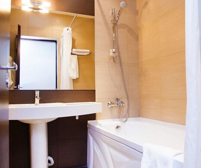 בית מלון כפרי Art