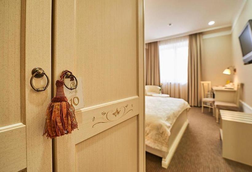 هتل Astor