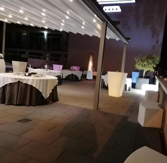 فندق Atenea Port Barcelona Mataro