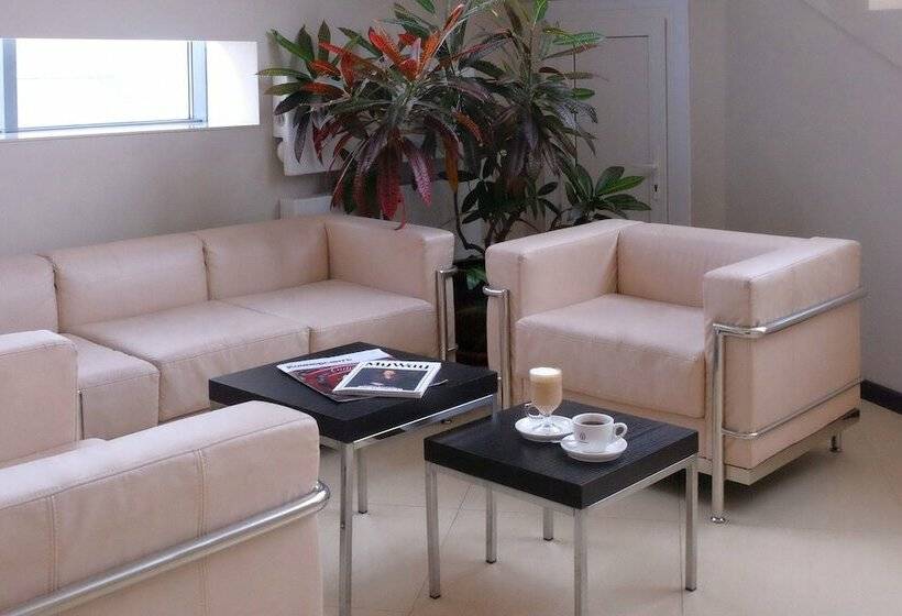 هتل Centre Avanta