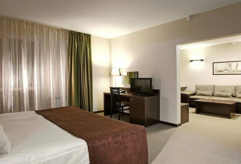 هتل Centre Avanta