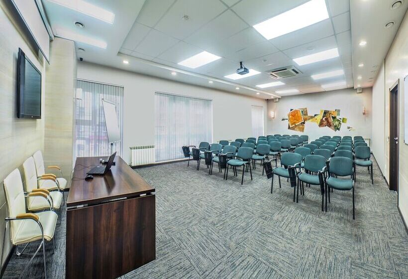 هتل Centre Avanta