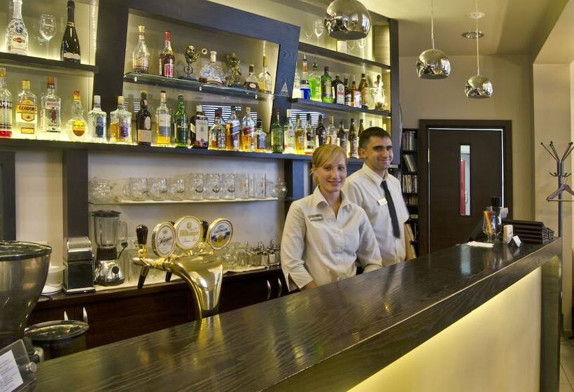 هتل Centre Avanta