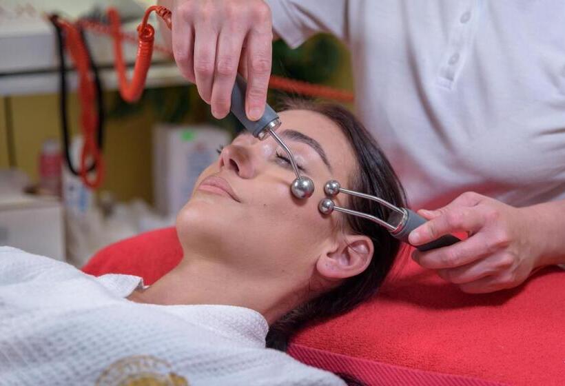 St. Spas Hotel & Balneo Complex