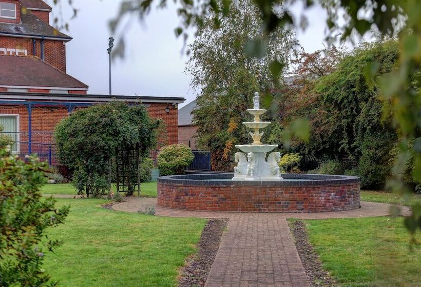 בית מלון כפרי Best Western Thurrock