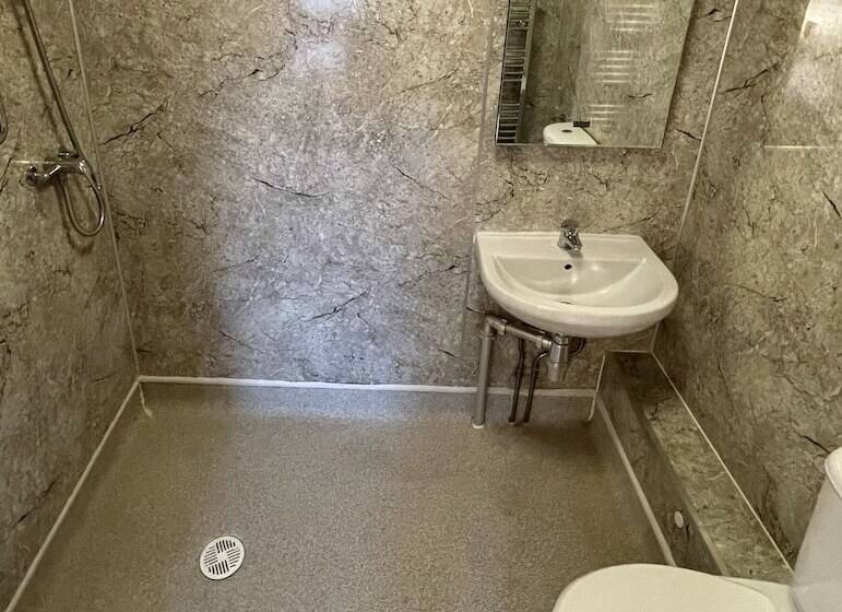 Отель Cadmore Lodge