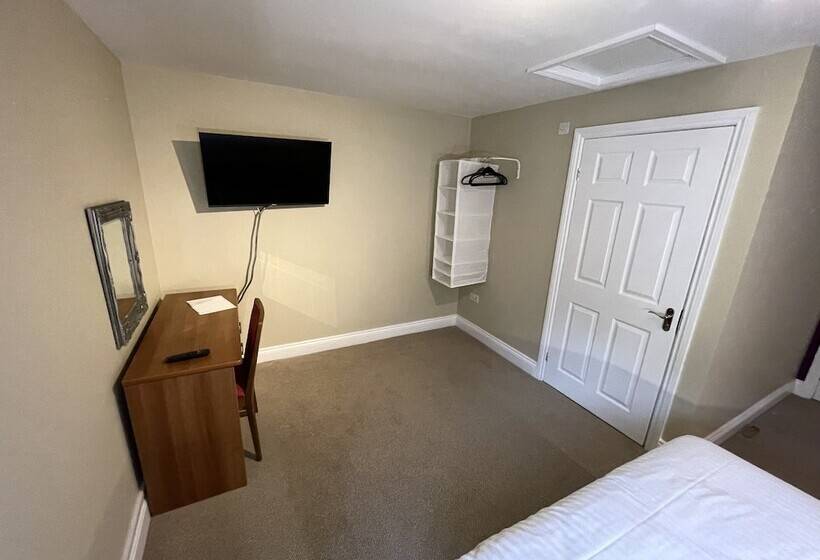 Отель Cadmore Lodge