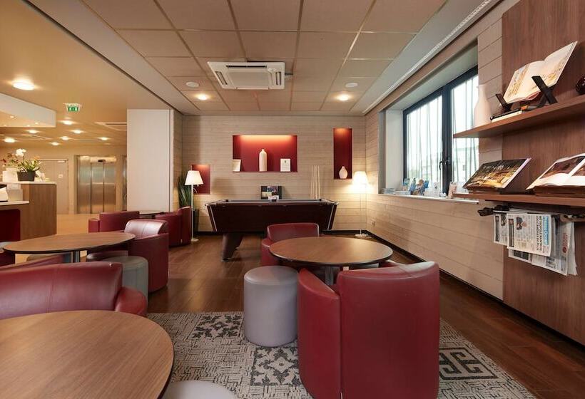 ホテル Campanile Nantes Centre  Saint Jacques