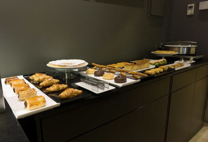 호텔 Carris Cardenal Quevedo