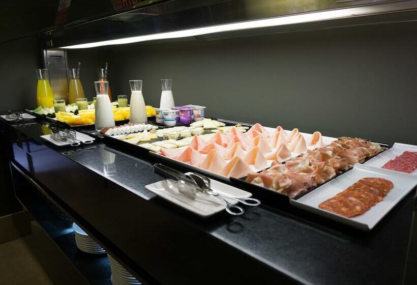 호텔 Carris Cardenal Quevedo