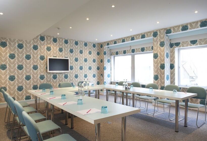 Citrus Hotel Cheltenham By Compass Hospitality