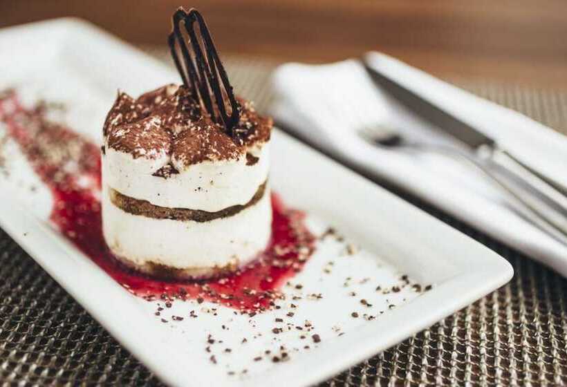 هتل Courtyard By Marriott Moscow Paveletskaya