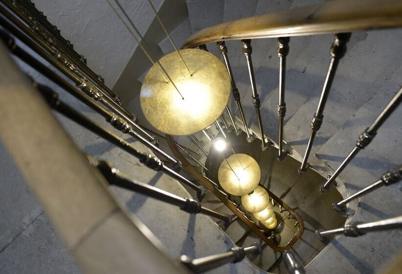 호텔 D Aragon   Place De La Comédie