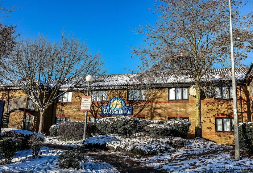 فندق Days Inn London Stansted Airport