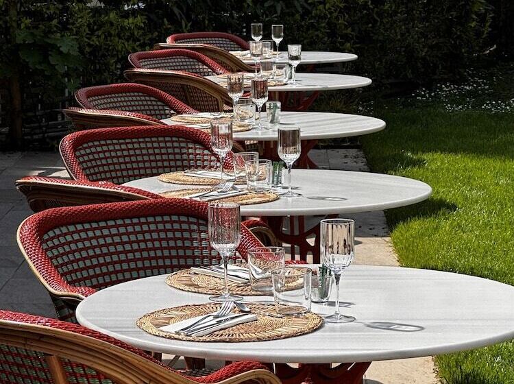 هتل De Silhouette