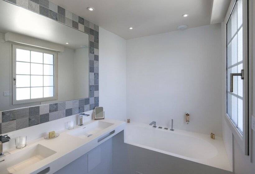 هتل De Silhouette