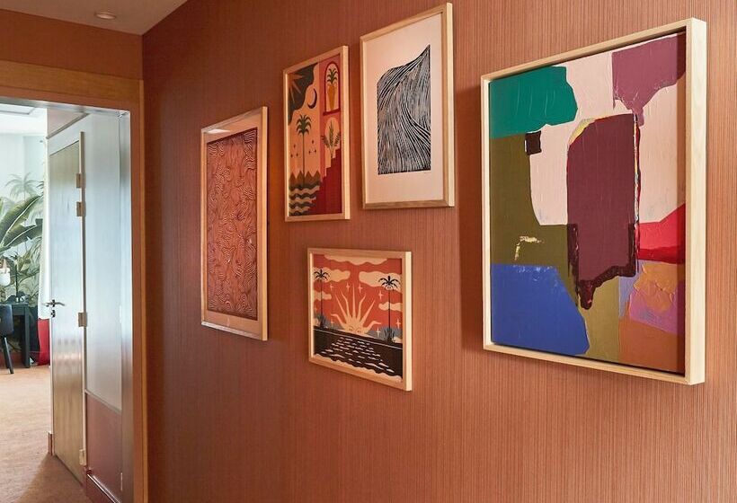 هتل De Silhouette