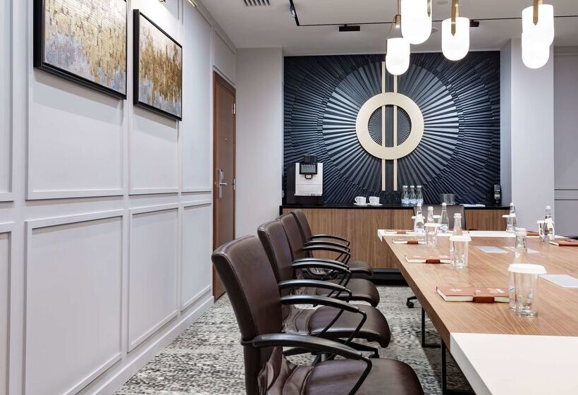 ホテル Doubletree By Hilton  Novosibirsk