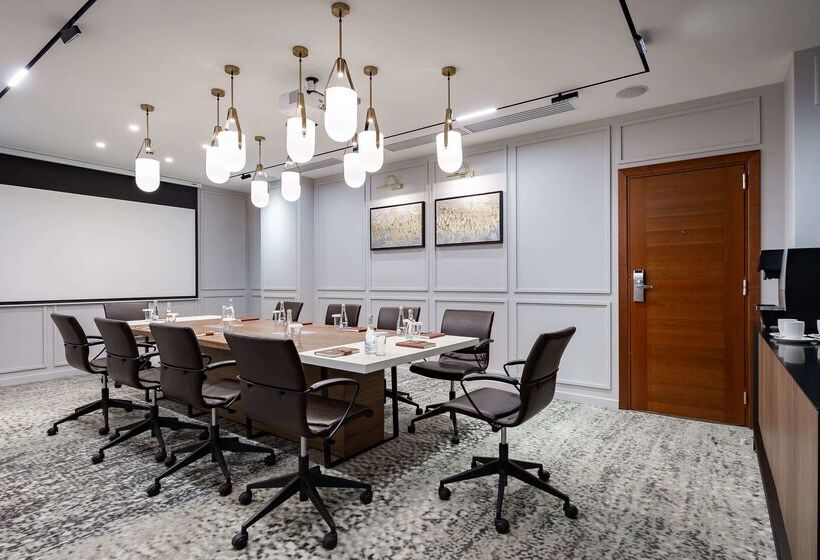 ホテル Doubletree By Hilton  Novosibirsk