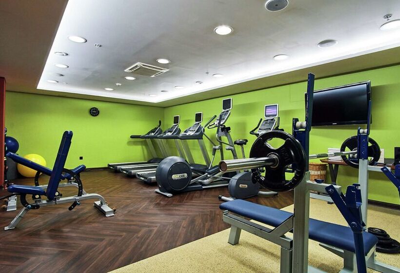 ホテル Doubletree By Hilton  Novosibirsk