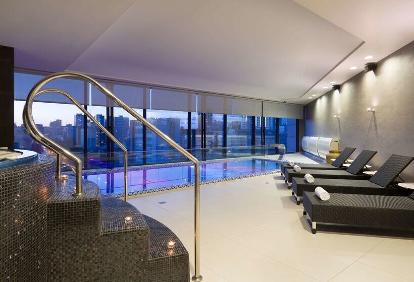 ホテル Doubletree By Hilton  Novosibirsk