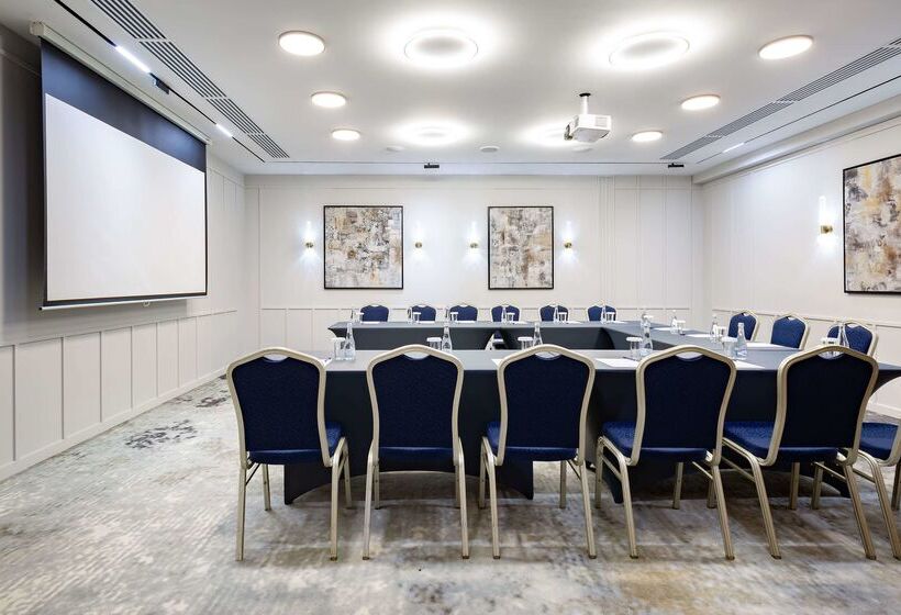 ホテル Doubletree By Hilton  Novosibirsk