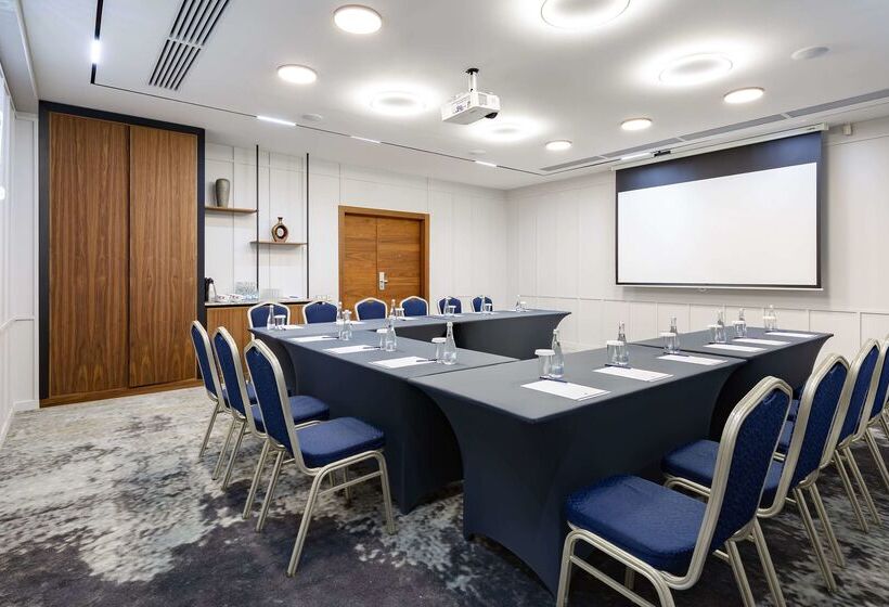 ホテル Doubletree By Hilton  Novosibirsk