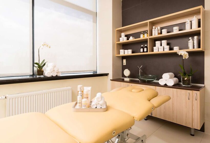 ホテル Doubletree By Hilton  Novosibirsk