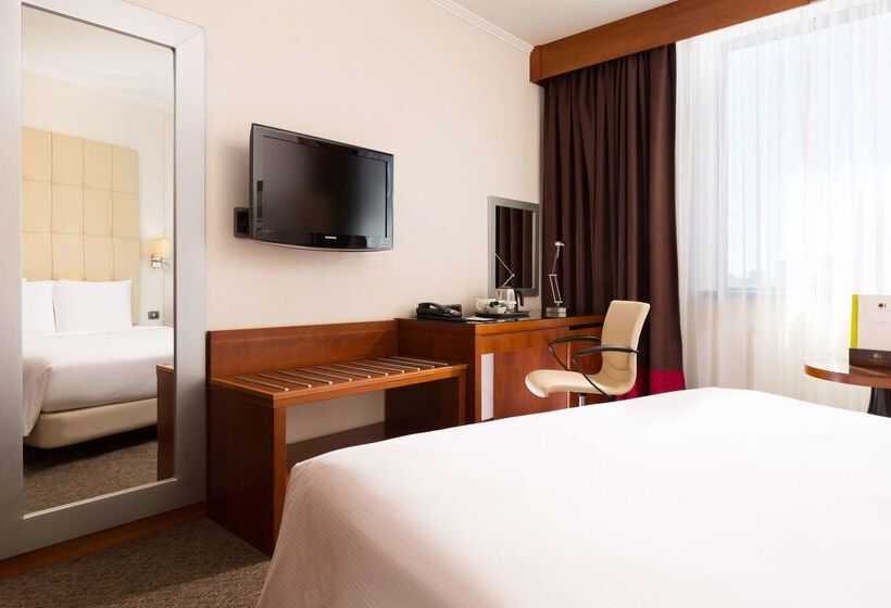 ホテル Doubletree By Hilton  Novosibirsk