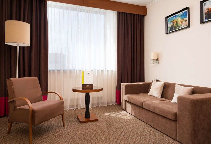 ホテル Doubletree By Hilton  Novosibirsk