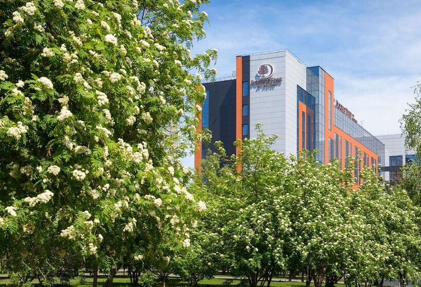 ホテル Doubletree By Hilton  Novosibirsk