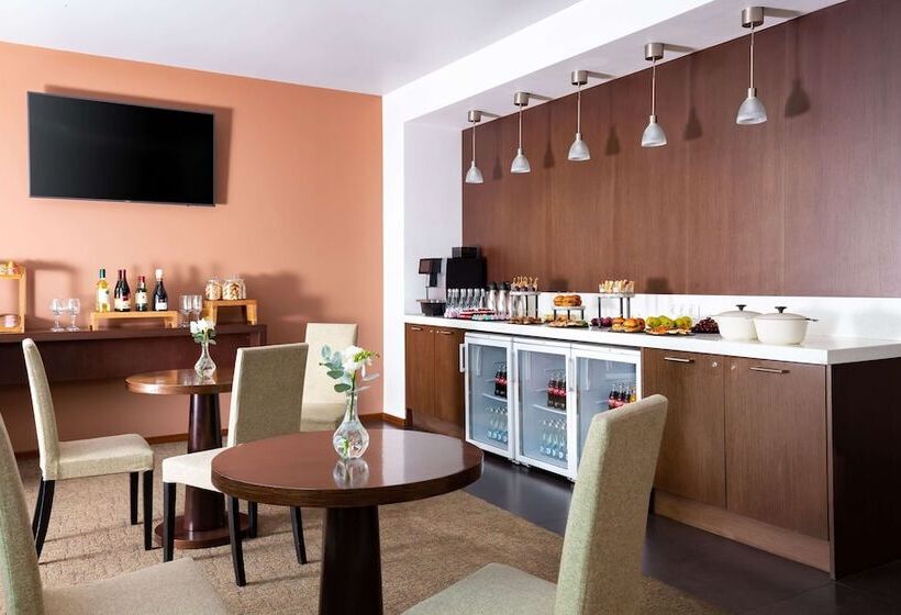 ホテル Doubletree By Hilton  Novosibirsk