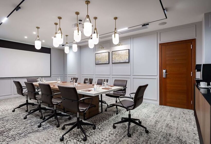 ホテル Doubletree By Hilton  Novosibirsk