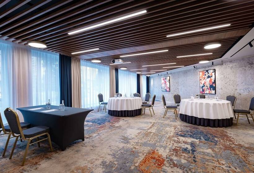 ホテル Doubletree By Hilton  Novosibirsk