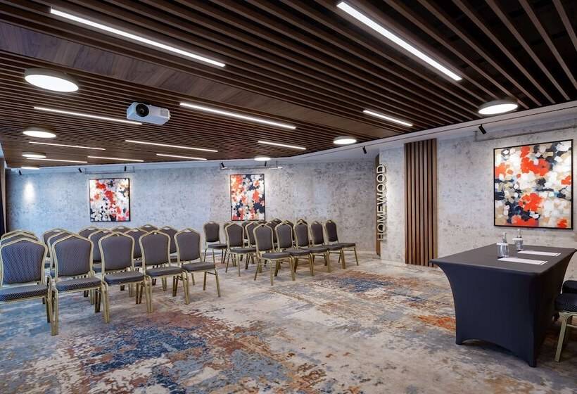 ホテル Doubletree By Hilton  Novosibirsk