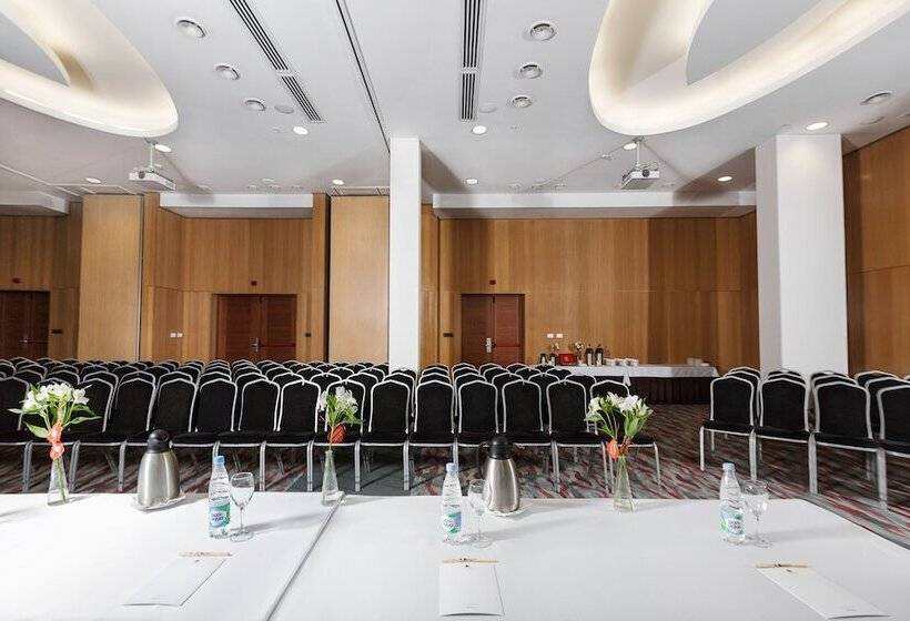 ホテル Doubletree By Hilton  Novosibirsk