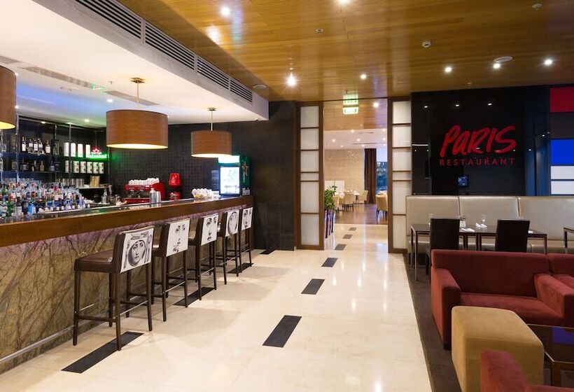 ホテル Doubletree By Hilton  Novosibirsk