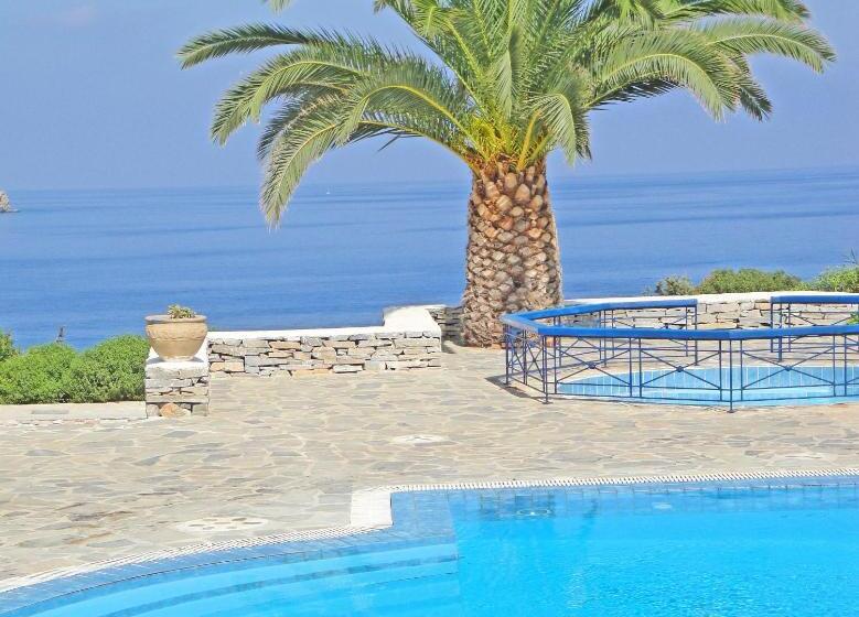 בית מלון כפרי Faros Resort